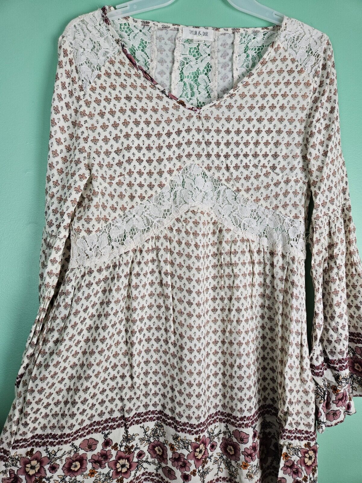 Taylor and Sage Red/White Patterned Dress Size Small Long Sleeve