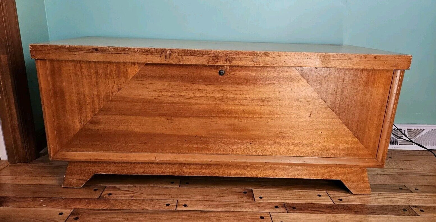 1954 Lane Cedar Chest Mid Century Modern Hope Chest with Key