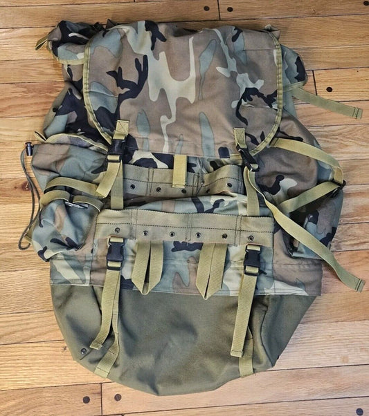 US Military Field Pack Backpack Large Woodland Camouflage