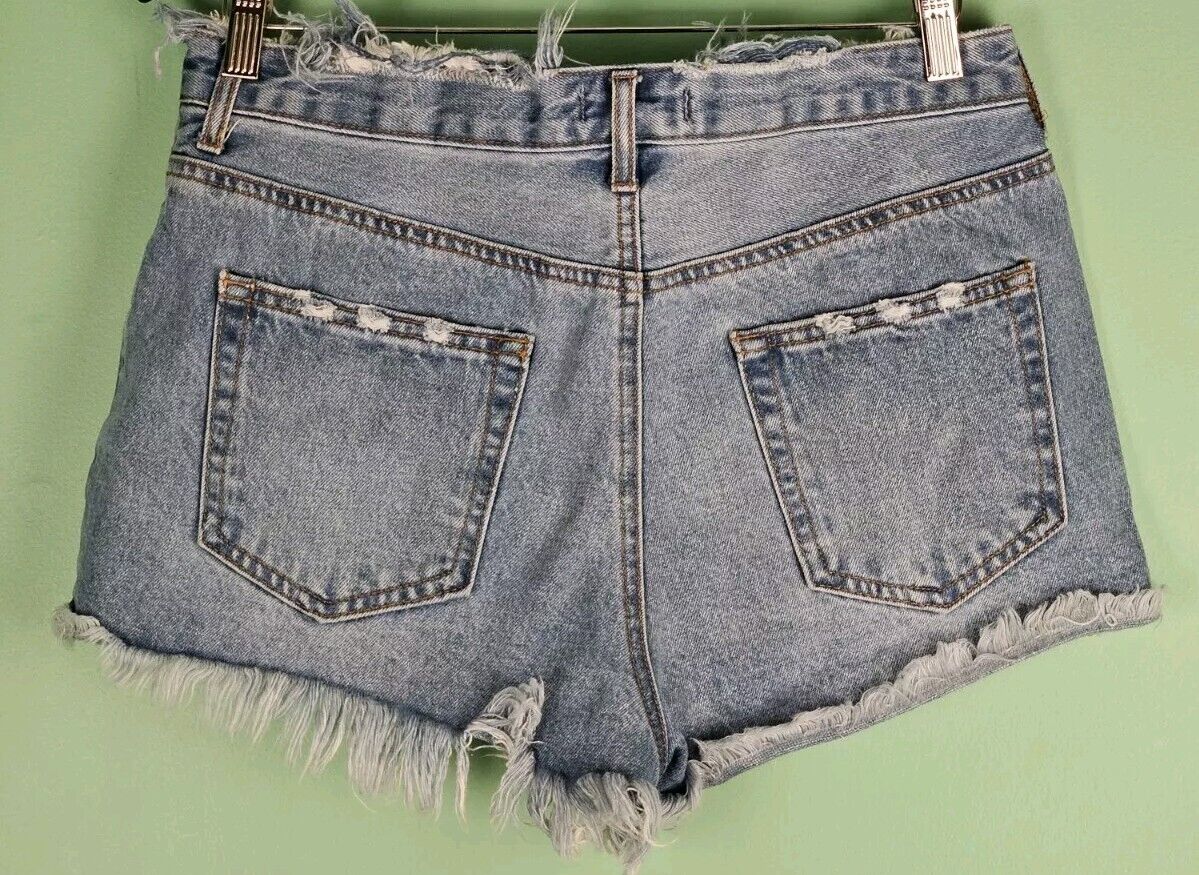 Forever 21 Los Angeles Women's Cut off Shorts Distressed Waist Size 30