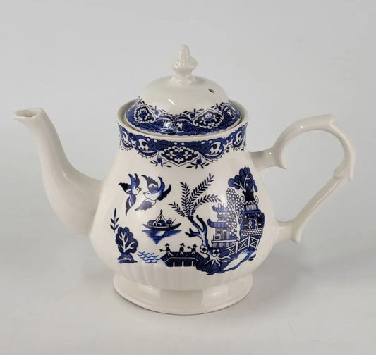 Vintage Blue Willow Teapot   7" H x 9" W From Price Kensington Potteries England