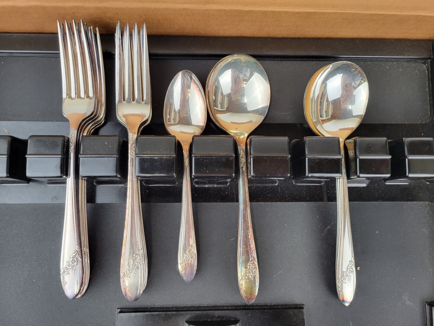 22 VINTAGE TUDOR PLATE ONEIDA COMMUNITY SOUP SPOONS FORKS