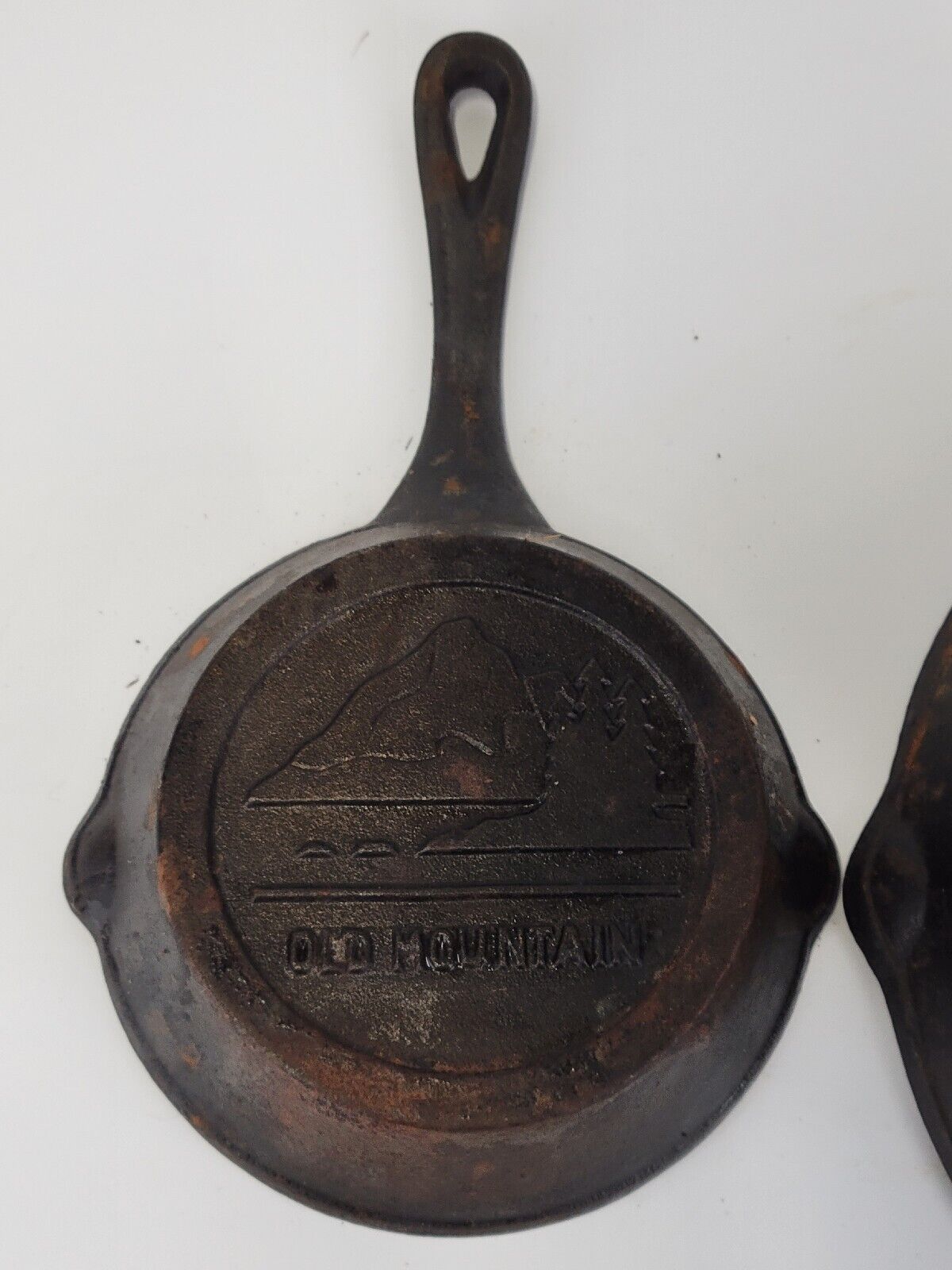 9 inch Cast Iron Corn Bread Pan /Skillet with Handle